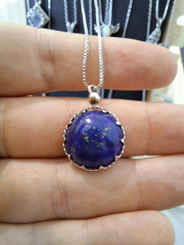 Collana Lapislazzuli: ciondolo naturale