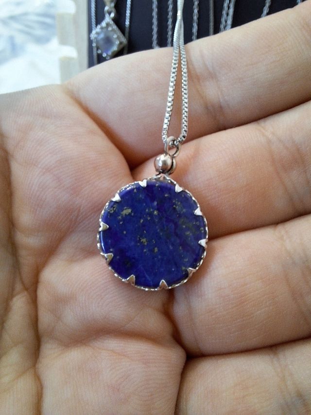 Collana Lapislazzuli: ciondolo naturale