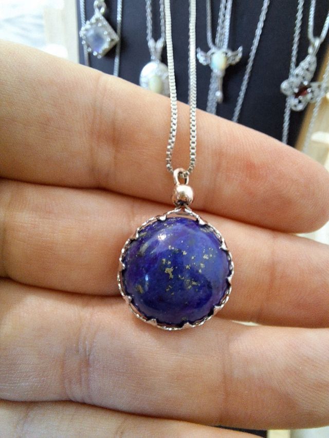 Collana Lapislazzuli: ciondolo naturale