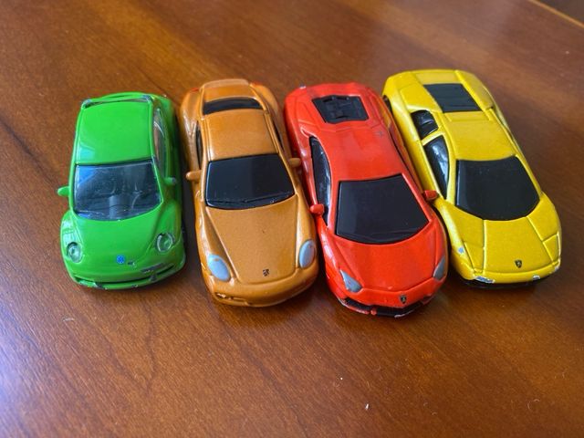 43 Coches Miniatura escala 1/64