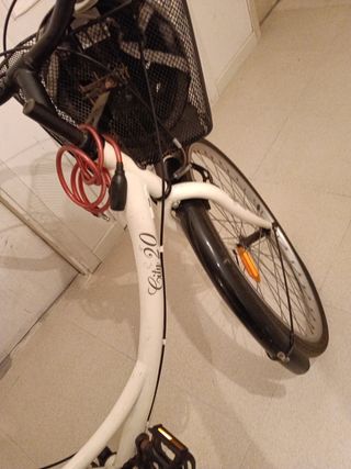 Bicicleta paseo blanca