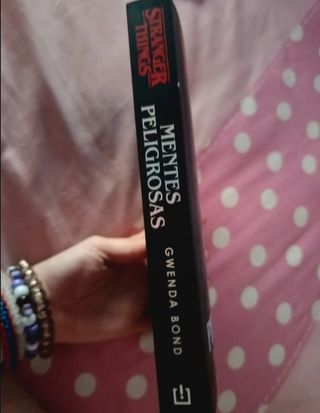 Libro Stranger Things (Mentes Peligrosas) 
