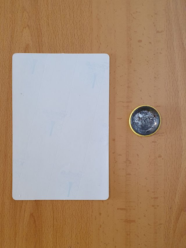 Pegatina y chapa revista Superjuegos número 1