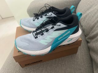 Salomon Trail Running Shoes - NUEVAS
talla 39 1/3 
