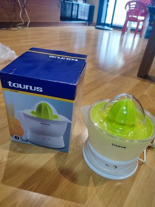 Exprimidor Taurus TC-550 - 220W