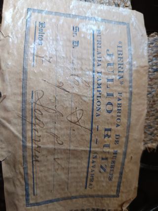 Silla antigua de madera tallada
