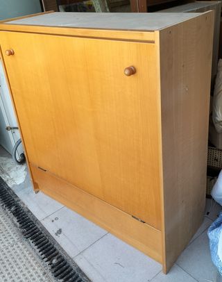Armario cama plegable madera con colchón 