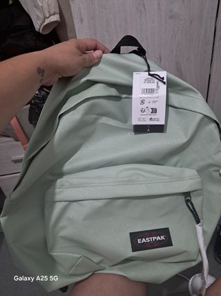 Mochila Eastpak verde brillante