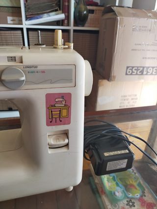 Máquina coser eléctrica - Buen estado