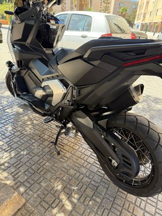 Honda X-ADV 750 (2024) Impecable