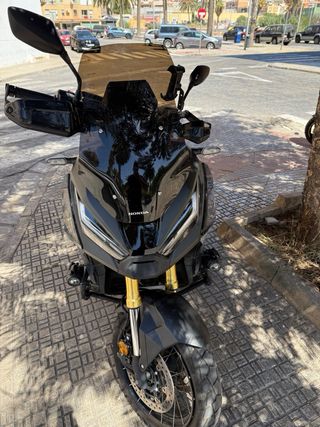 Honda X-ADV 750 (2024) Impecable