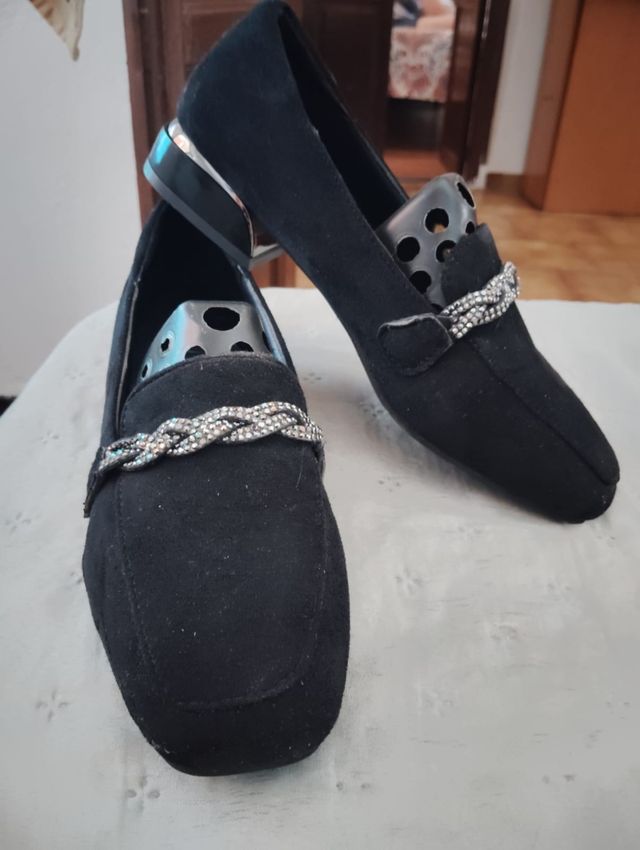 Mocasines negros con pedreria