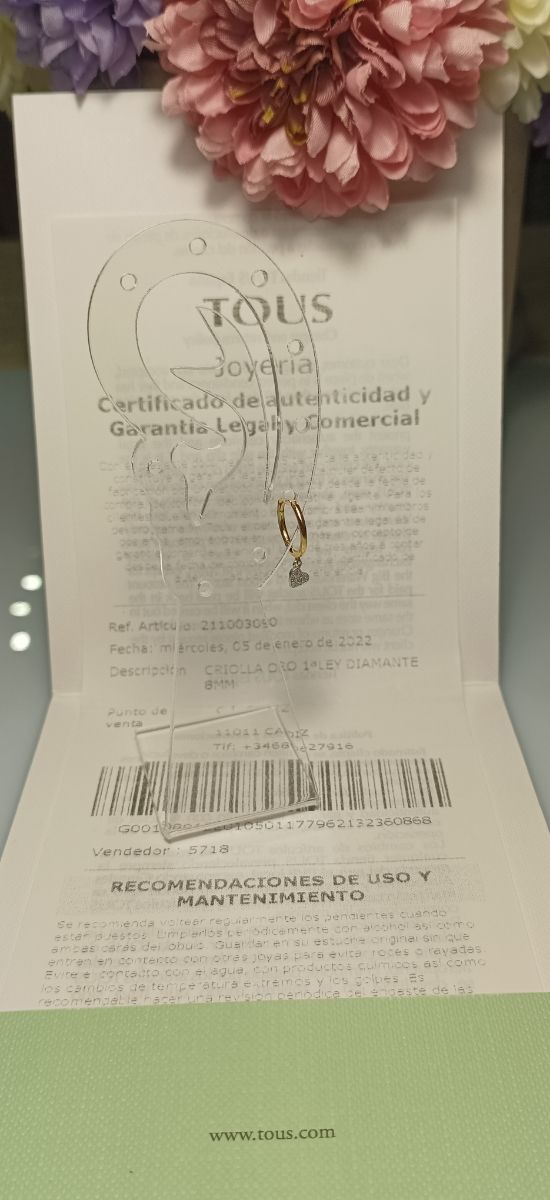 Tous piercing criolla oro 18k y brillantes.