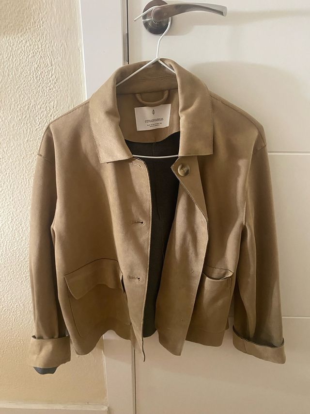 Chaqueta ante marrón Stradivarius