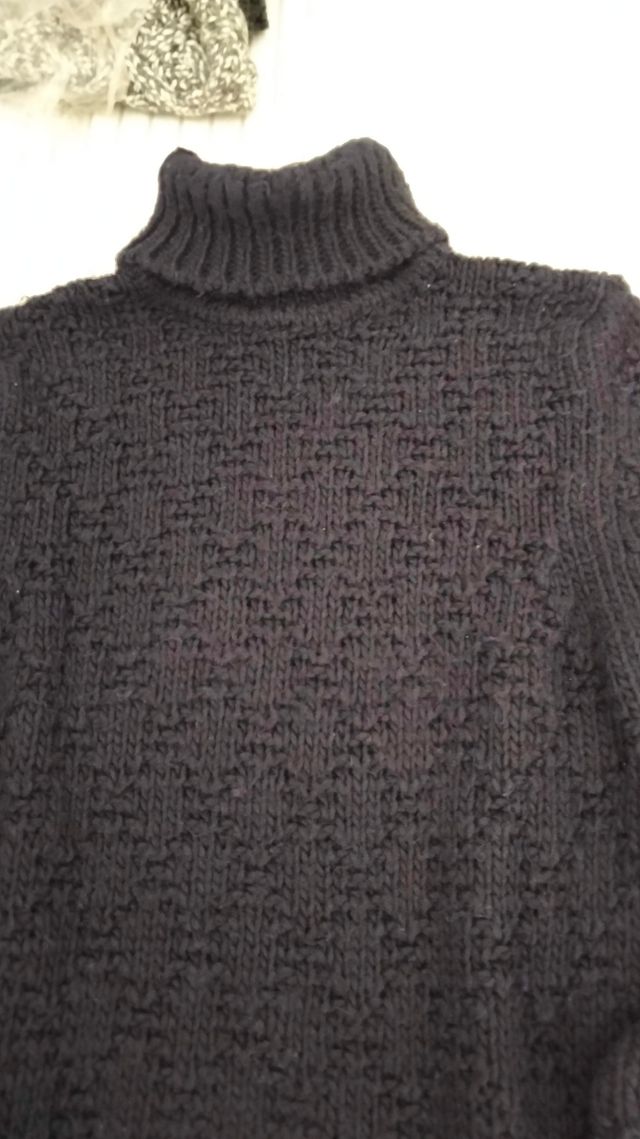 Maglione lavorato a maglia blu