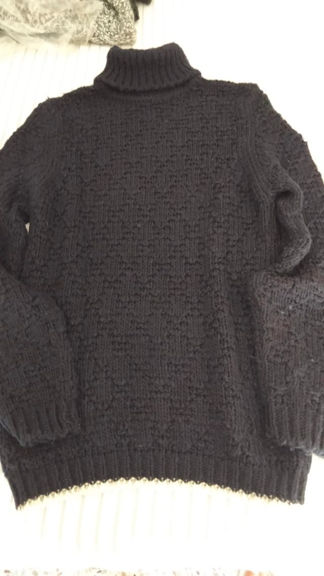 Maglione lavorato a maglia blu