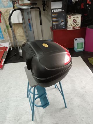 Baúl moto 54L - Rojo