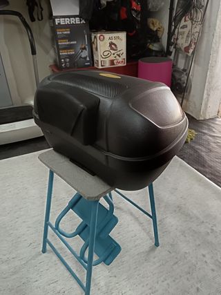 Baúl moto 54L - Rojo