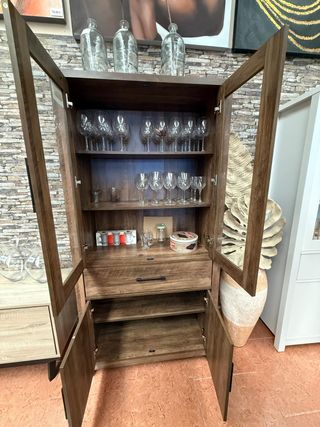Vitrina madera - 92x1x92cm