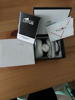 Reloj Lotus Hombre - Negro/Plata con pulsera. 
