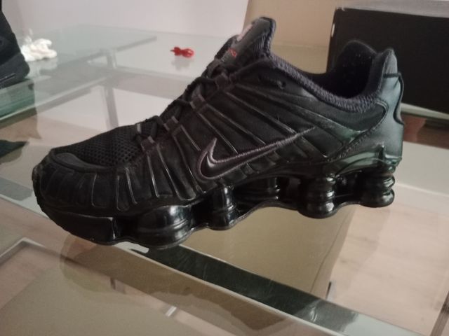 Zapatillas Nike Shox negras de segunda mano por 55 EUR en Beniajan