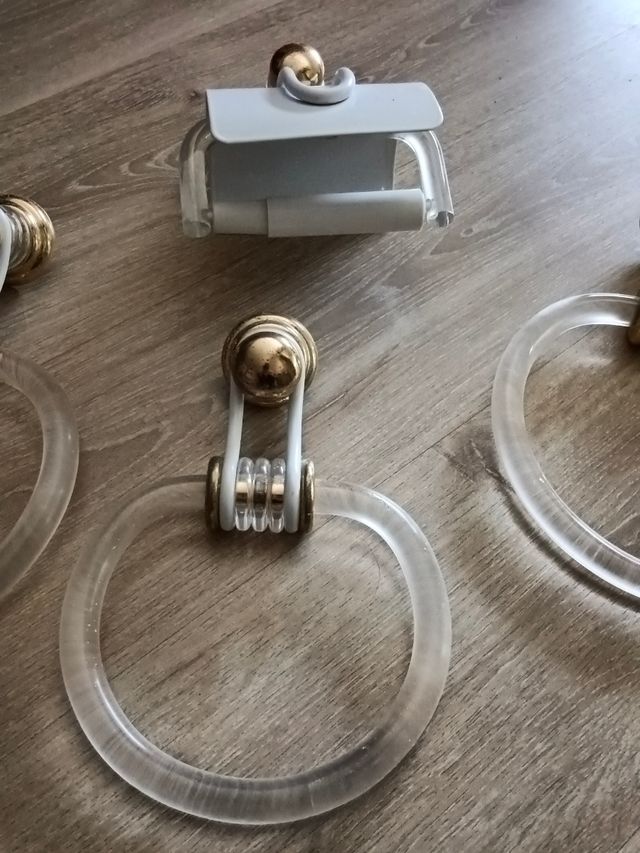 Accesorios baño: 3 anillos + portarrollos