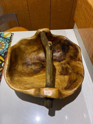 Cesta de madera artesanal