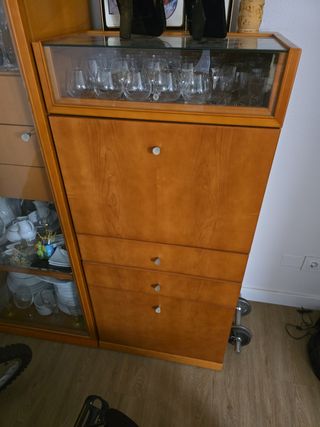 Mueble bar madera - vitrina