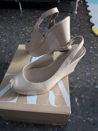 Zapatos Zara cuña beige 39