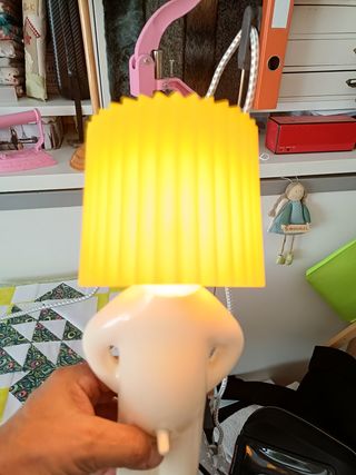 Lampara de mesa hombrecillo