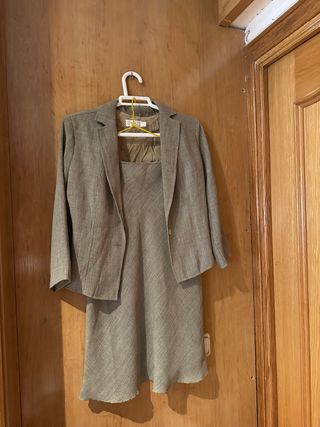 Traje chaqueta falda Mango