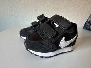 Zapatillas Nike MD Valiant bebé