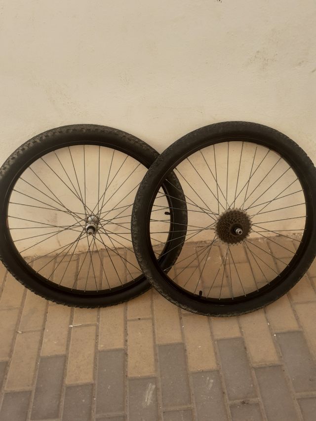 2 RUEDAS DE BICICLETA 26 PULGADAS