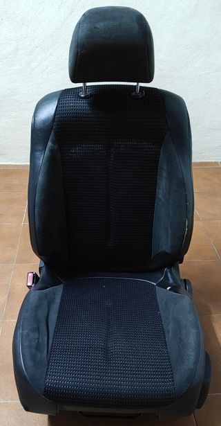 Juego de asientos con paneles Citroen C4 VTS (06')