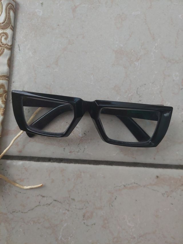 Occhiali da lettura neri trendy