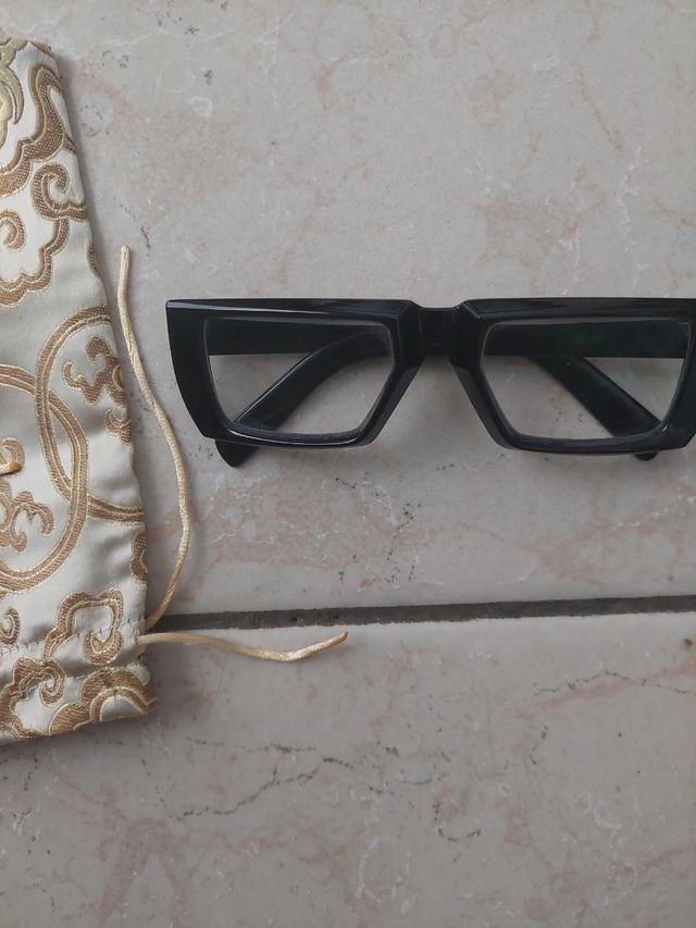 Occhiali da lettura neri trendy