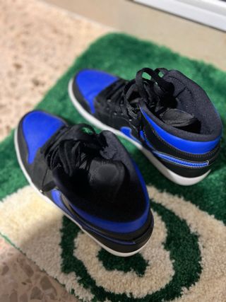 Jordan 1 Mid royal blue 