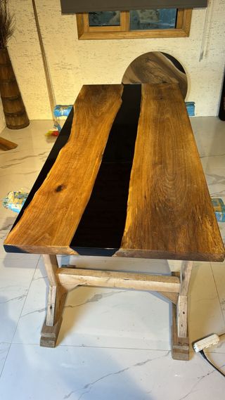 Mesa río Époxi Nogal