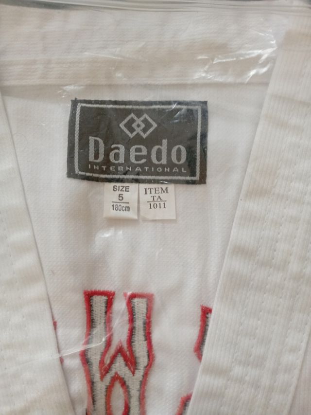 Kimono Taekwondo Daedo blanco A estrenar 180 cm.