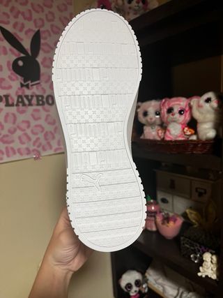 Zapatillas Puma Carina blancas sin estrenar