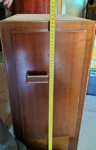 Mueble madera marrón