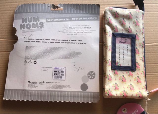 Estuche Imaginarium y material escolar Claire’s