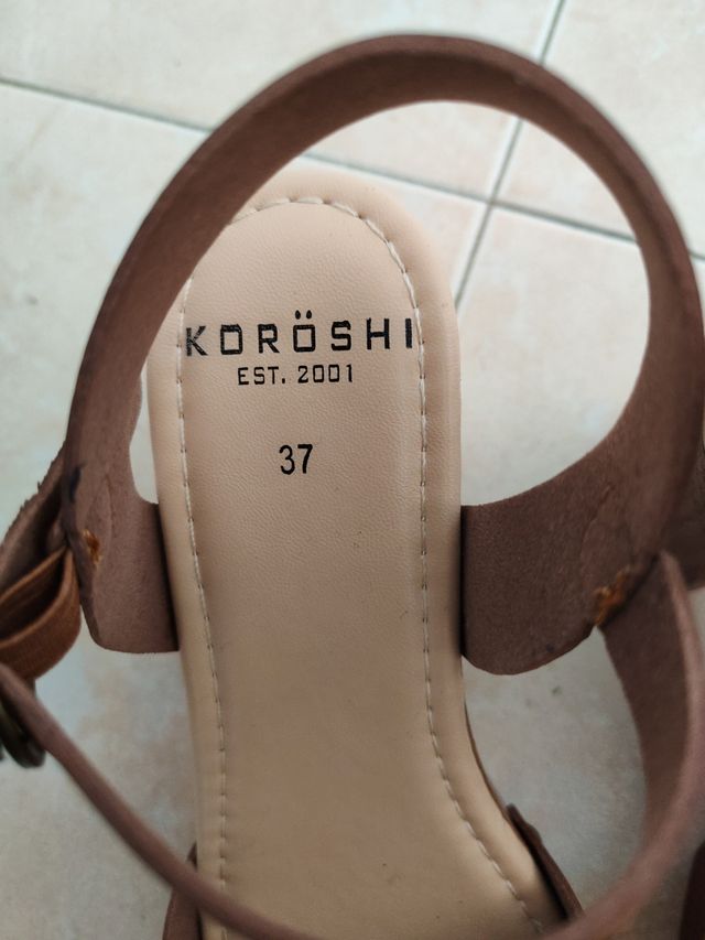 Sandalias KORSH marrones, talla 37