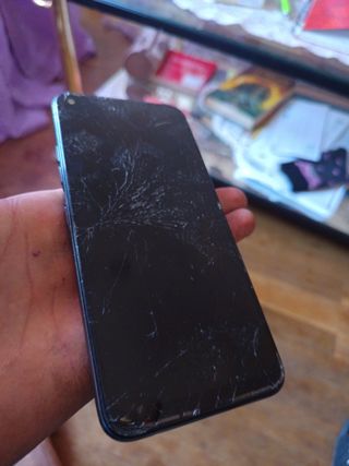 Móvil LG negro - Pantalla rota