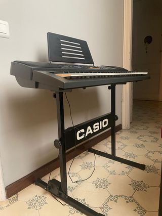 CASIO CTK-611: Piano teclado con soporte y banquet