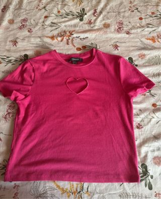 Camiseta rosa corazón 