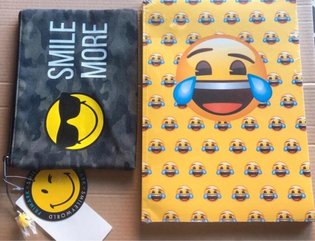 Estuche Smiley y cuaderno Emojis
