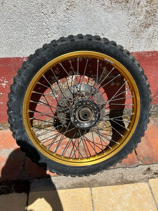 Llantas de Gilera Dakota 350