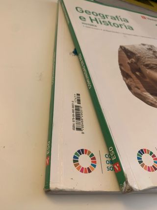 GEOGRAFIA E HISTORIA 1 (1.1-1.2)(COMUNIDAD EN RED