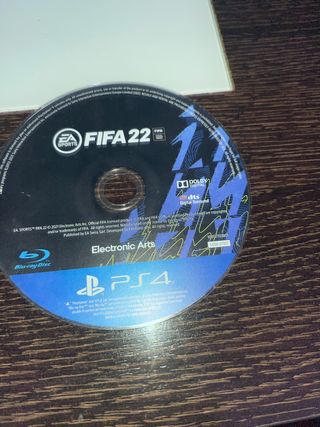 FIFA 22 PS4 (PlayStation 4) y Ww2 k19